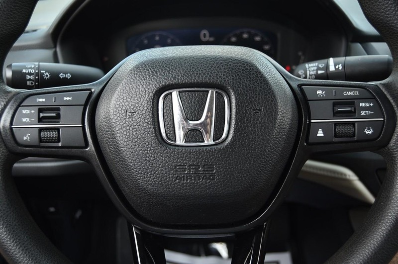 Honda Accord Sedan Vehicle Image 17