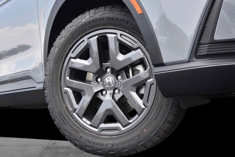 Honda CR-V Hybrid Vehicle Image 03