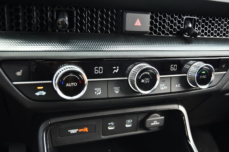 Honda CR-V Hybrid Vehicle Image 14