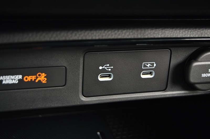 Honda CR-V Hybrid Vehicle Image 15