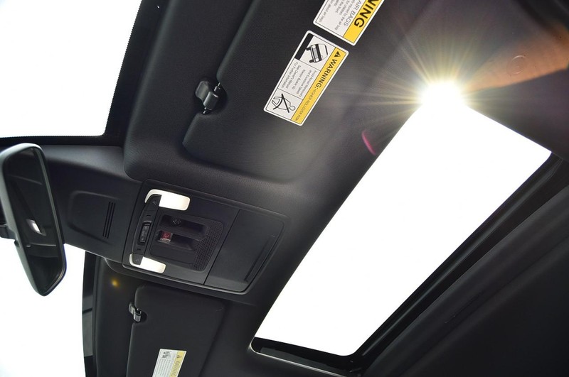 Honda CR-V Hybrid Vehicle Image 22