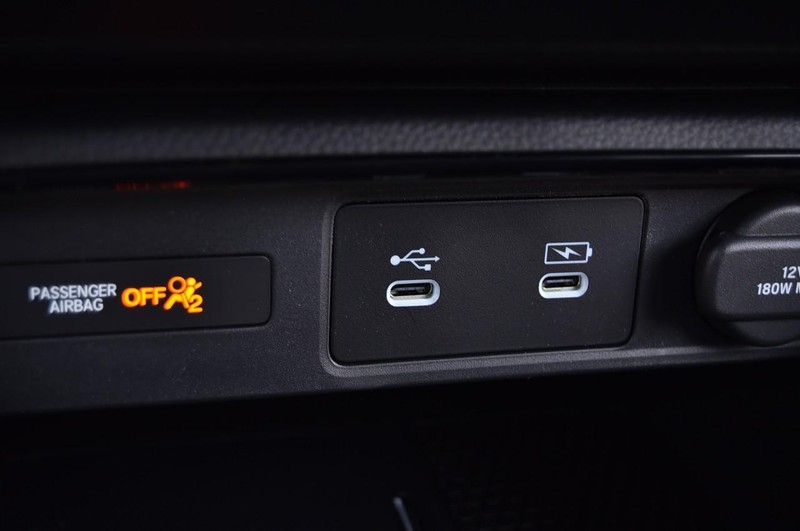 Honda CR-V Hybrid Vehicle Image 16