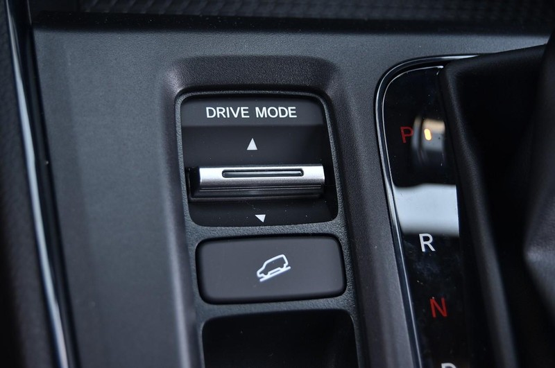 Honda CR-V Hybrid Vehicle Image 18