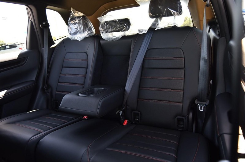 Honda CR-V Hybrid Vehicle Image 24