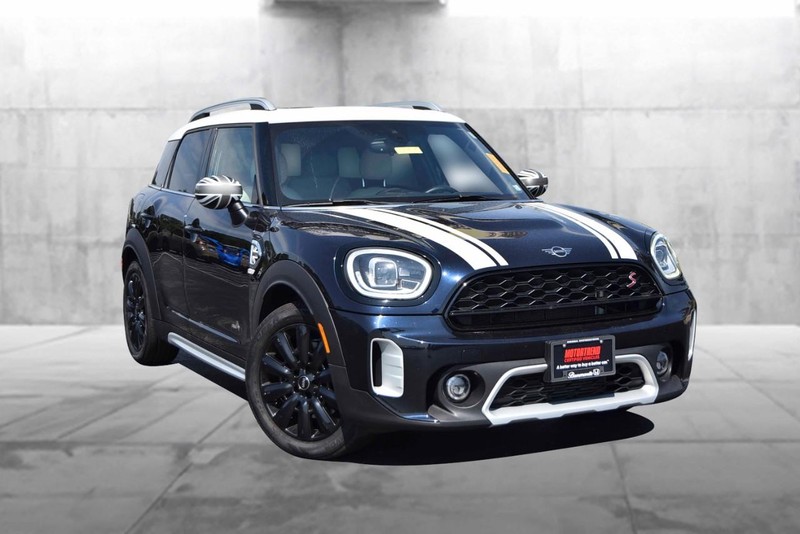 MINI Countryman Vehicle Image 02