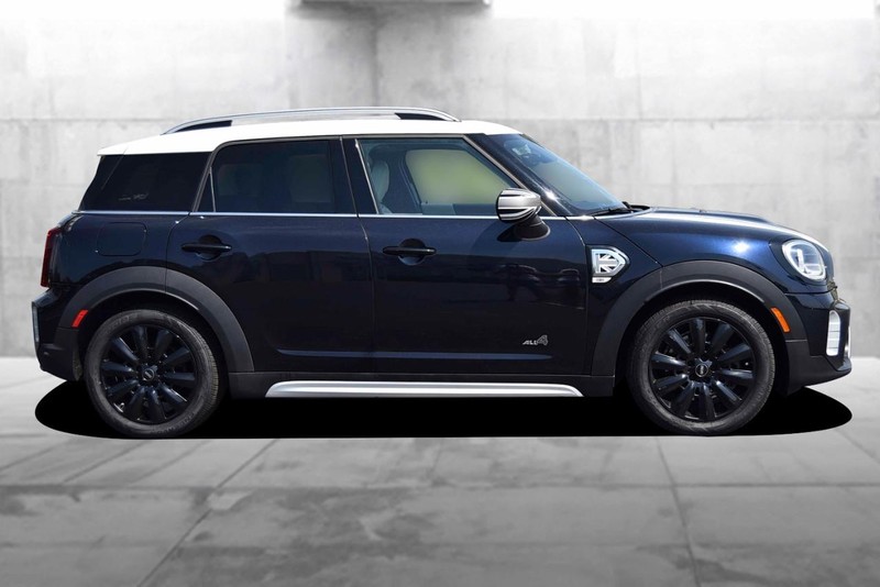MINI Countryman Vehicle Image 05
