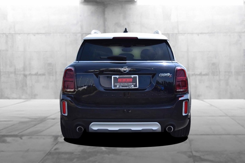 MINI Countryman Vehicle Image 06