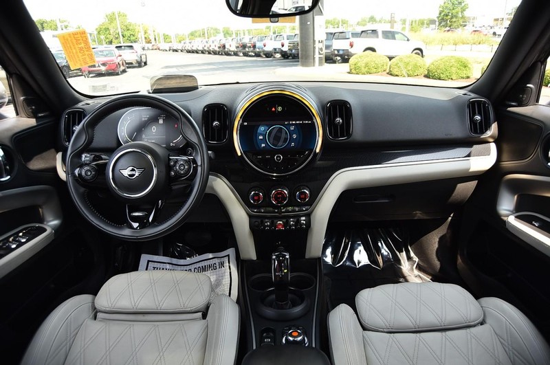 MINI Countryman Vehicle Image 07