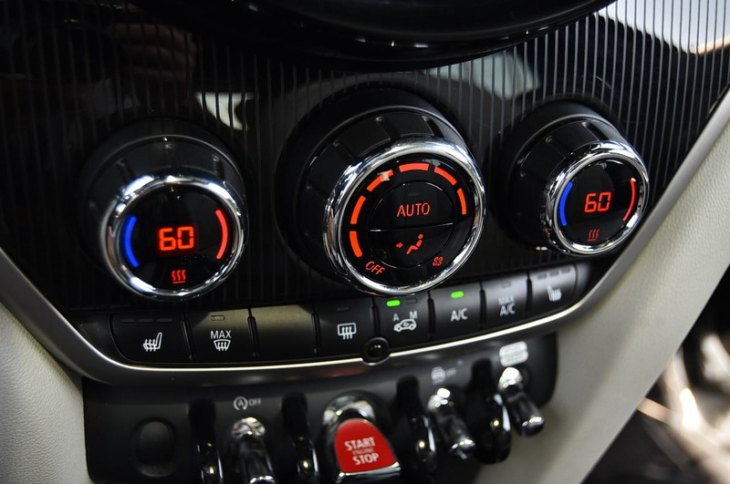 MINI Countryman Vehicle Image 15