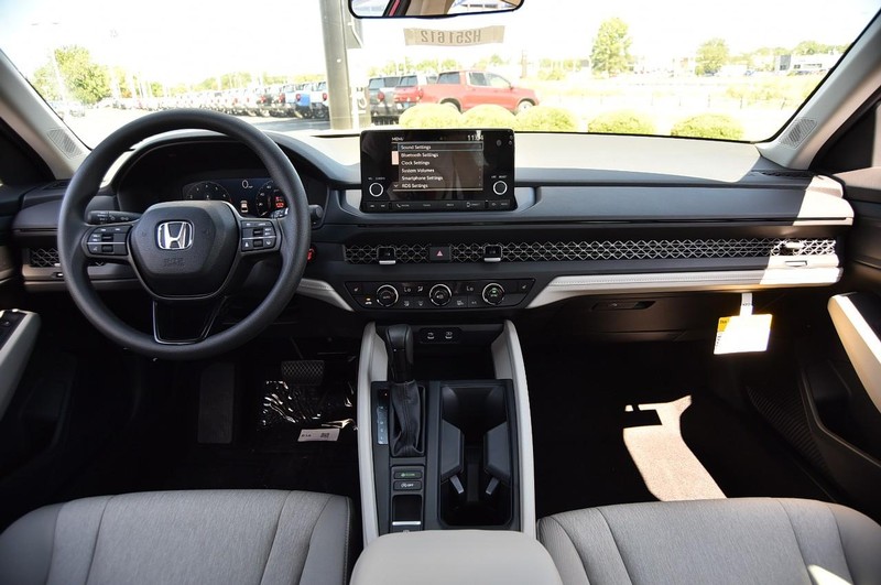 Honda Accord Sedan Vehicle Image 07