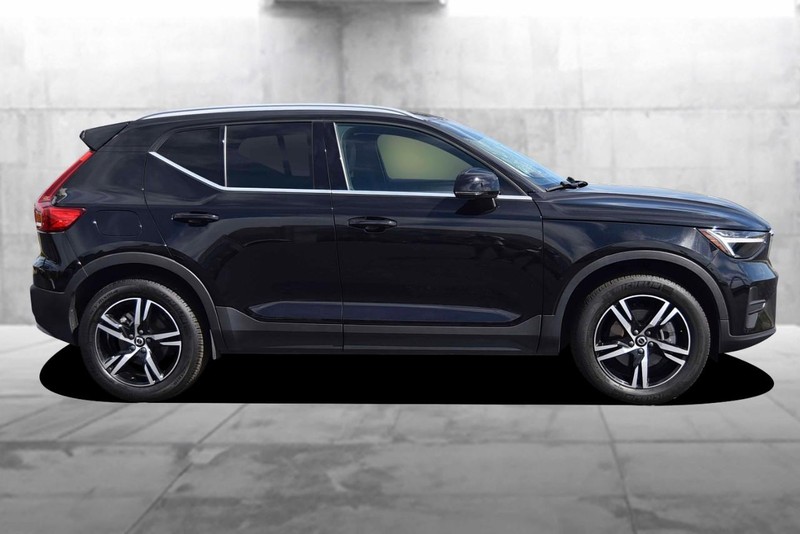 Volvo XC40 Vehicle Image 05