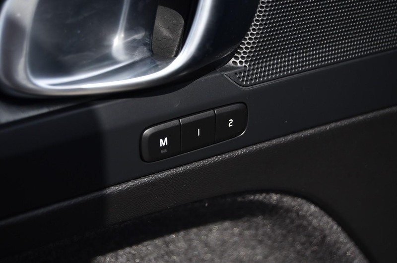 Volvo XC40 Vehicle Image 09