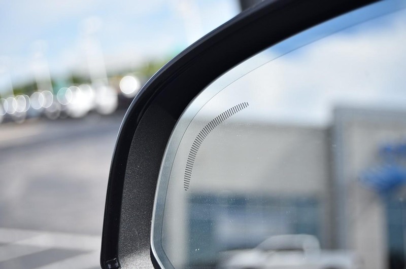 Volvo XC40 Vehicle Image 10