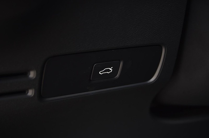 Volvo XC40 Vehicle Image 11