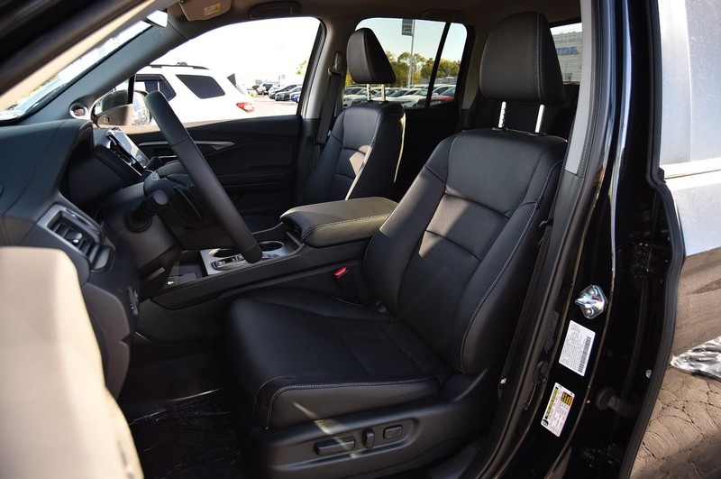 Honda Ridgeline Vehicle Full-screen Gallery Image 25