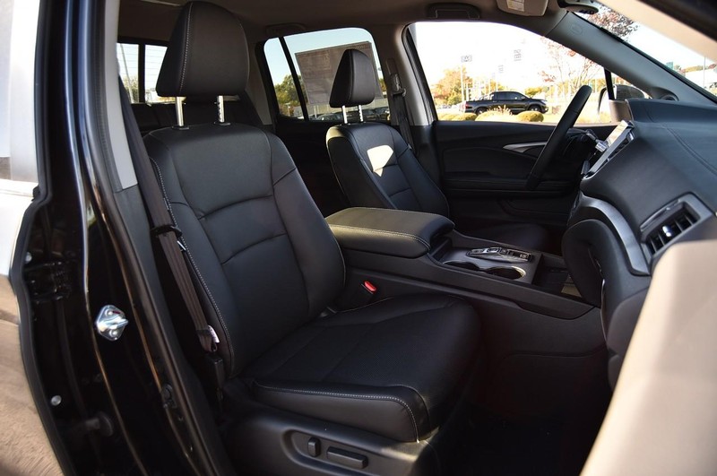 Honda Ridgeline Vehicle Full-screen Gallery Image 26