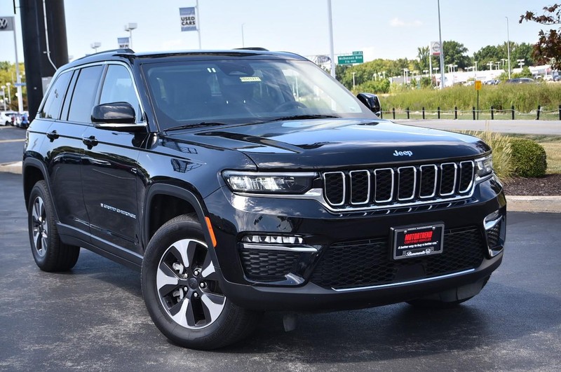 Jeep Grand Cherokee 4xe Vehicle Image 02