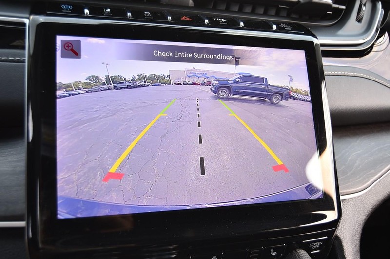 Jeep Grand Cherokee 4xe Vehicle Image 15