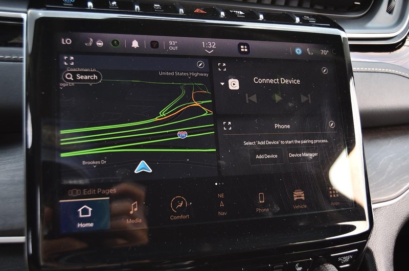 Jeep Grand Cherokee 4xe Vehicle Image 16