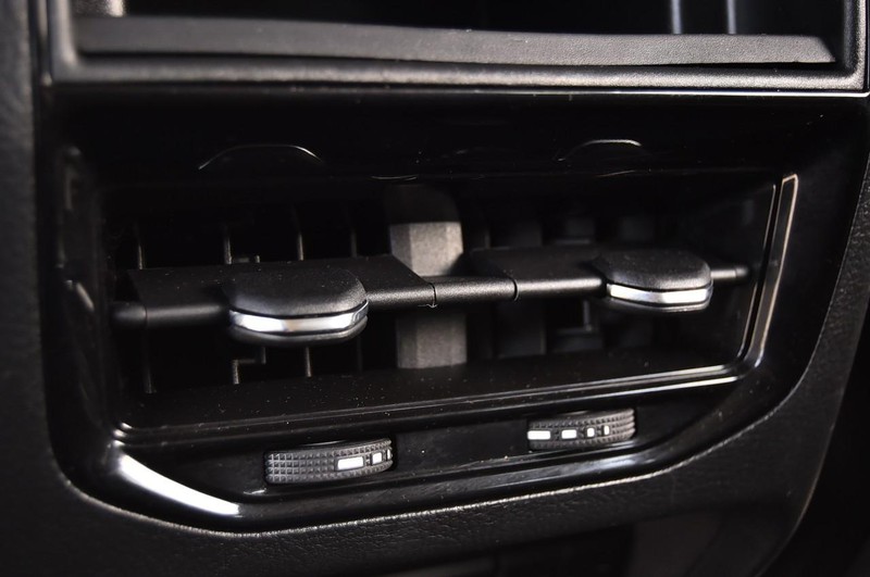 Jeep Grand Cherokee 4xe Vehicle Image 27