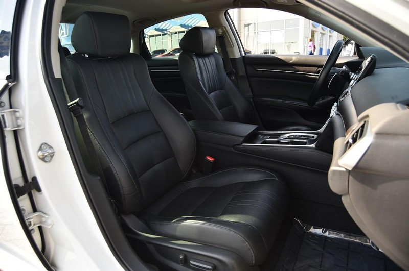 Honda Accord Sedan Vehicle Image 22