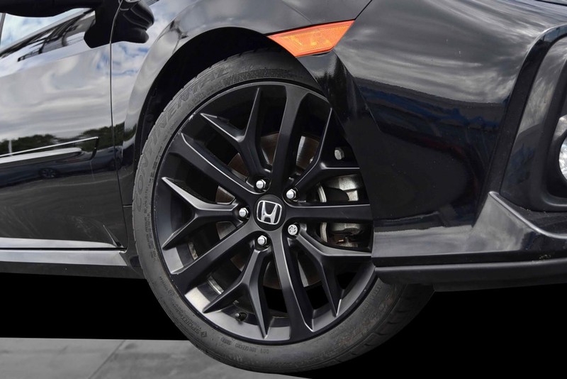 Honda Civic Si Sedan Vehicle Image 03