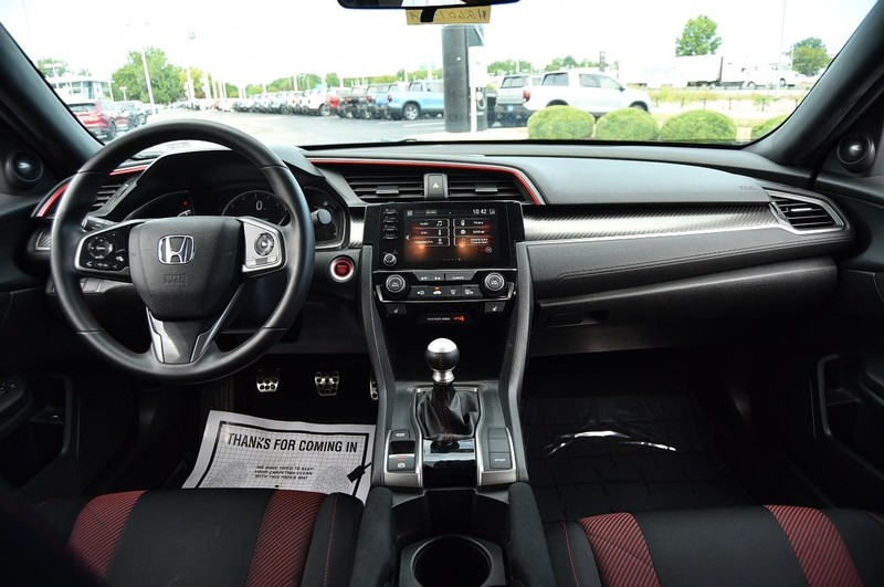 Honda Civic Si Sedan Vehicle Image 07
