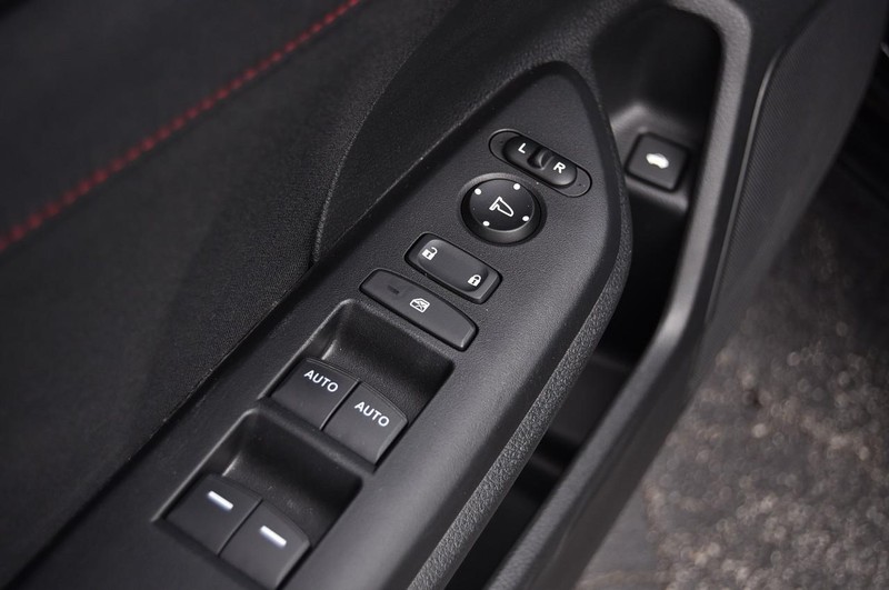 Honda Civic Si Sedan Vehicle Image 08