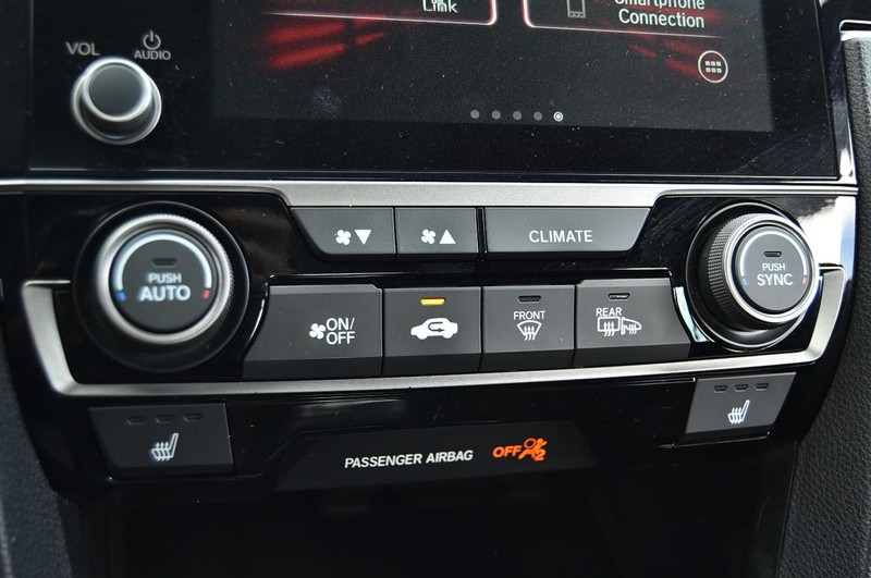 Honda Civic Si Sedan Vehicle Image 15