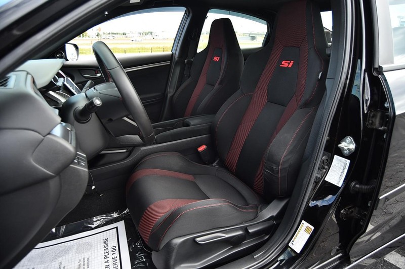 Honda Civic Si Sedan Vehicle Image 18