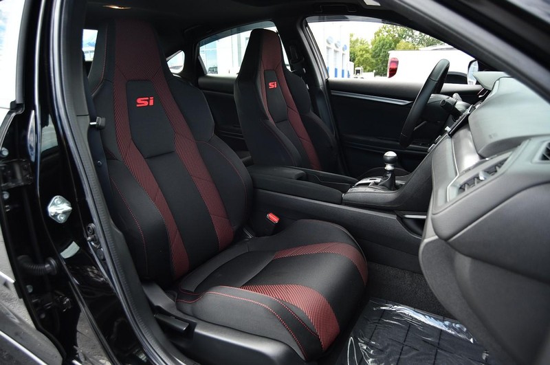 Honda Civic Si Sedan Vehicle Image 19