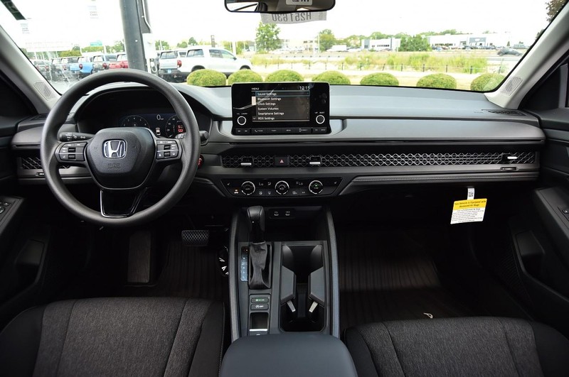 Honda Accord Sedan Vehicle Image 07