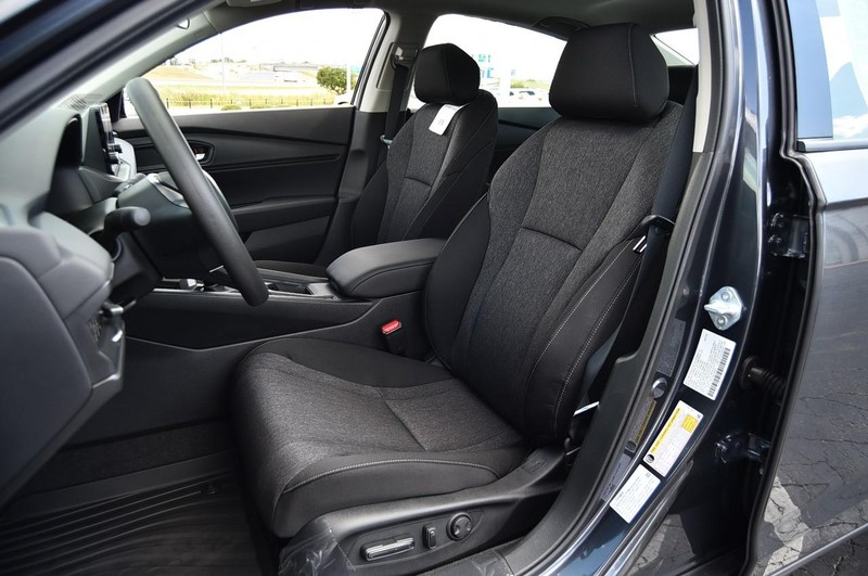 Honda Accord Sedan Vehicle Image 18