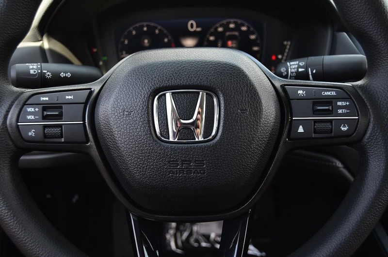Honda Accord Sedan Vehicle Image 17