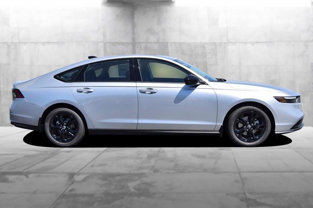 Honda Accord Sedan Vehicle Image 05