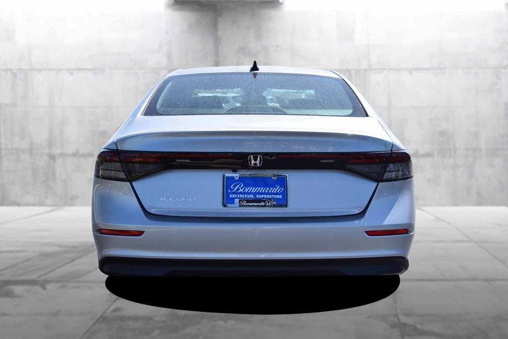 Honda Accord Sedan Vehicle Image 06
