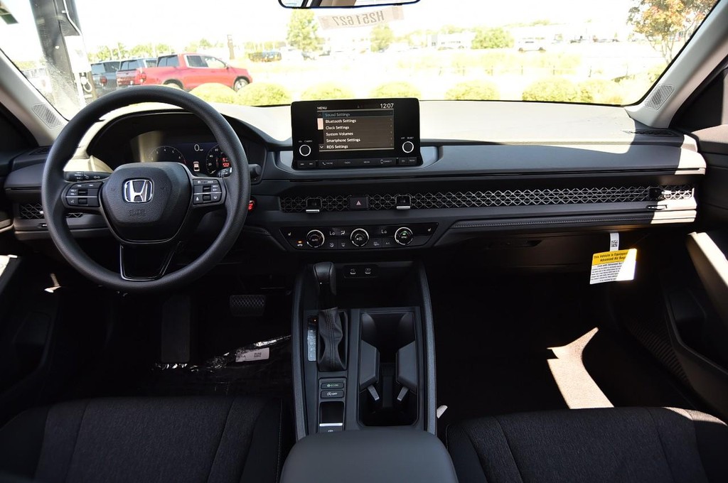 Honda Accord Sedan Vehicle Image 07