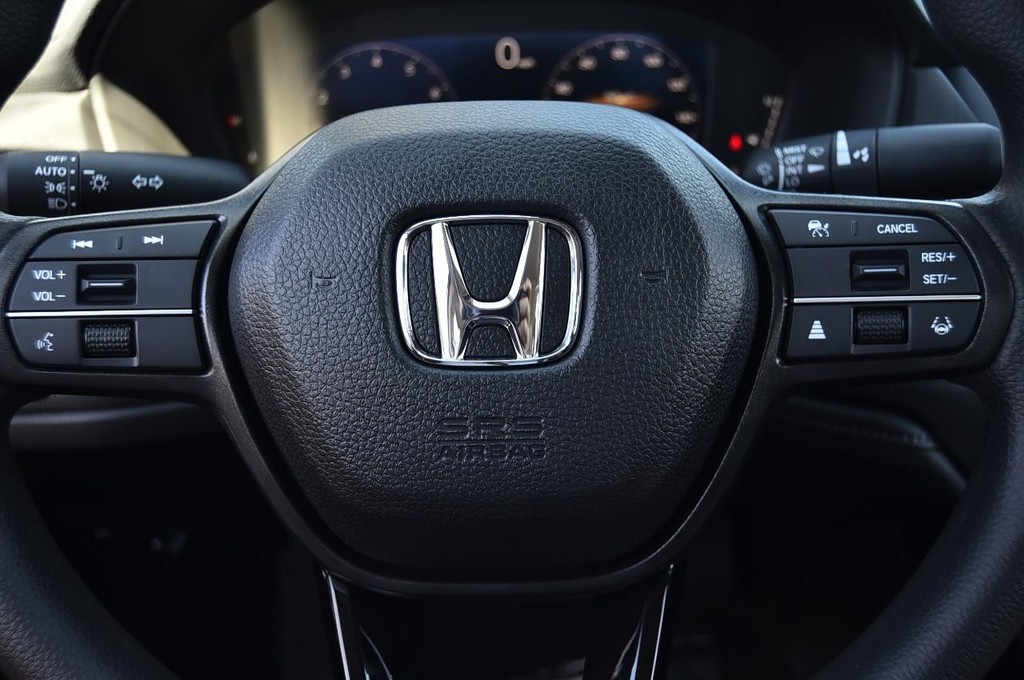 Honda Accord Sedan Vehicle Image 17