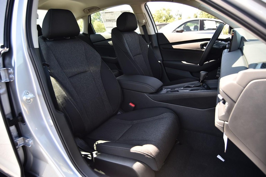 Honda Accord Sedan Vehicle Image 19