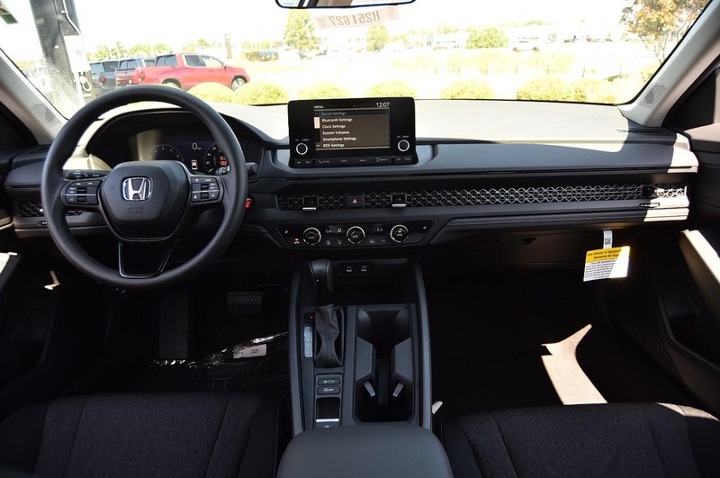 Honda Accord Sedan Vehicle Image 07