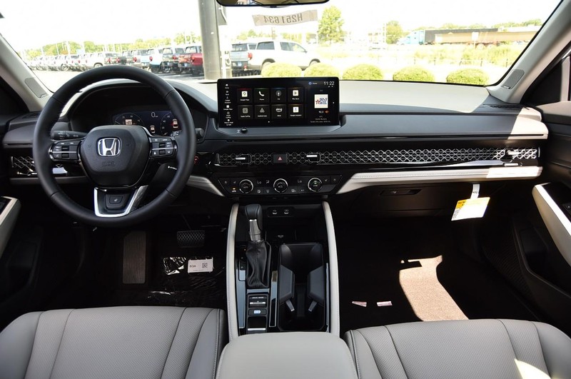 Honda Accord Hybrid Vehicle Image 07