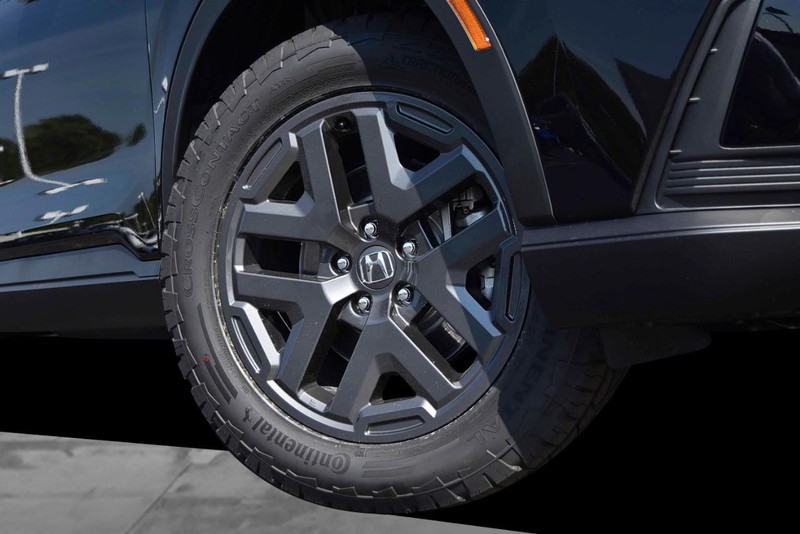Honda CR-V Hybrid Vehicle Image 03