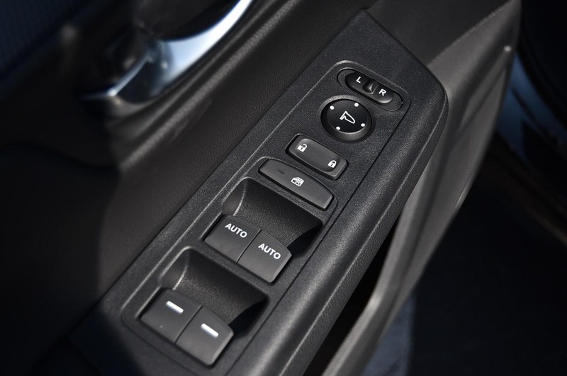 Honda CR-V Hybrid Vehicle Image 08