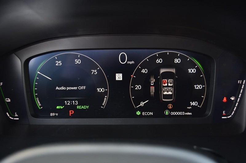 Honda CR-V Hybrid Vehicle Image 11