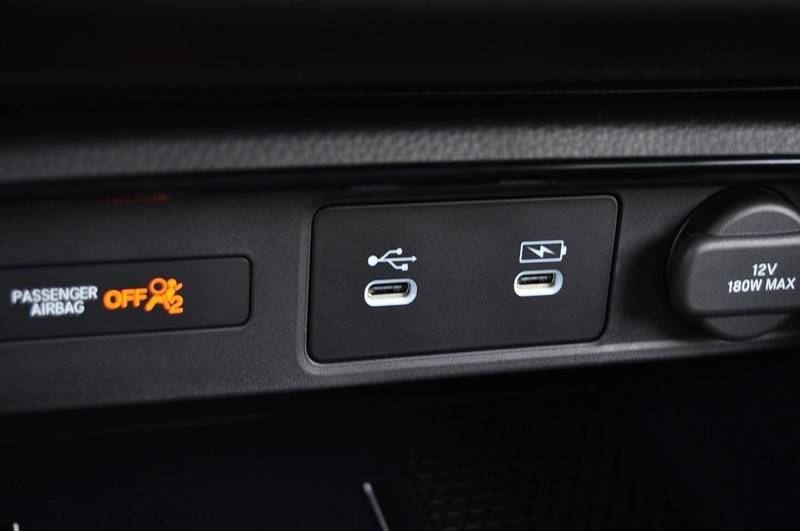 Honda CR-V Hybrid Vehicle Image 15