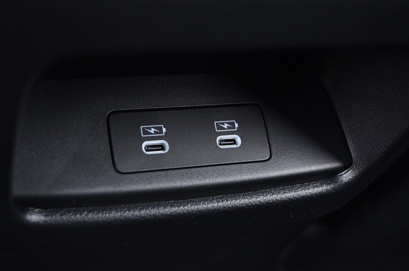 Honda CR-V Hybrid Vehicle Image 25