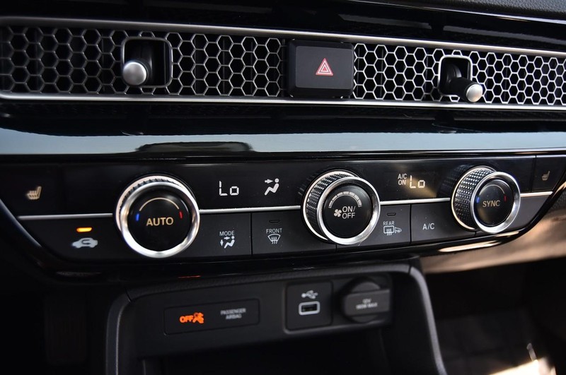 Honda Civic Hatchback Vehicle Image 14