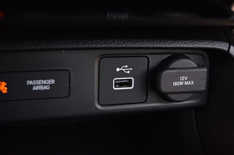 Honda Civic Hatchback Vehicle Image 15
