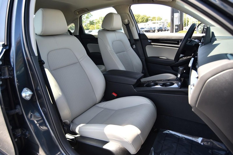 Honda Civic Hatchback Vehicle Image 20