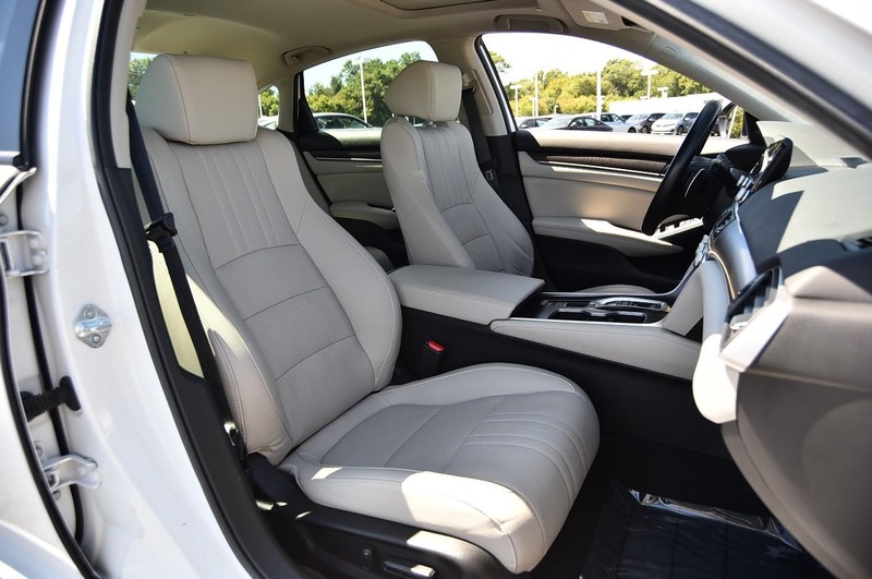 Honda Accord Sedan Vehicle Image 23